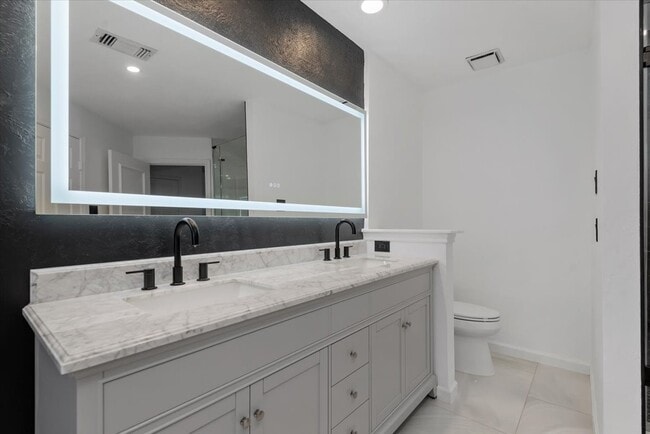 Building Photo - 13022 Hollow Brook Dr
