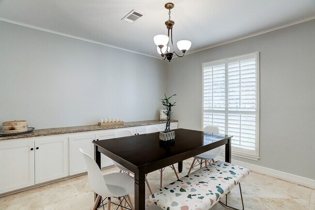 Building Photo - 12523 Briar Forest Dr