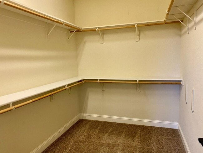 Building Photo - $2,990 Copper River, Beautiful 4 Bedroom -  E. Via Estrella Dr, Fresno / Gated Community