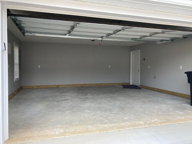 Building Photo - 116 Legacy Ct