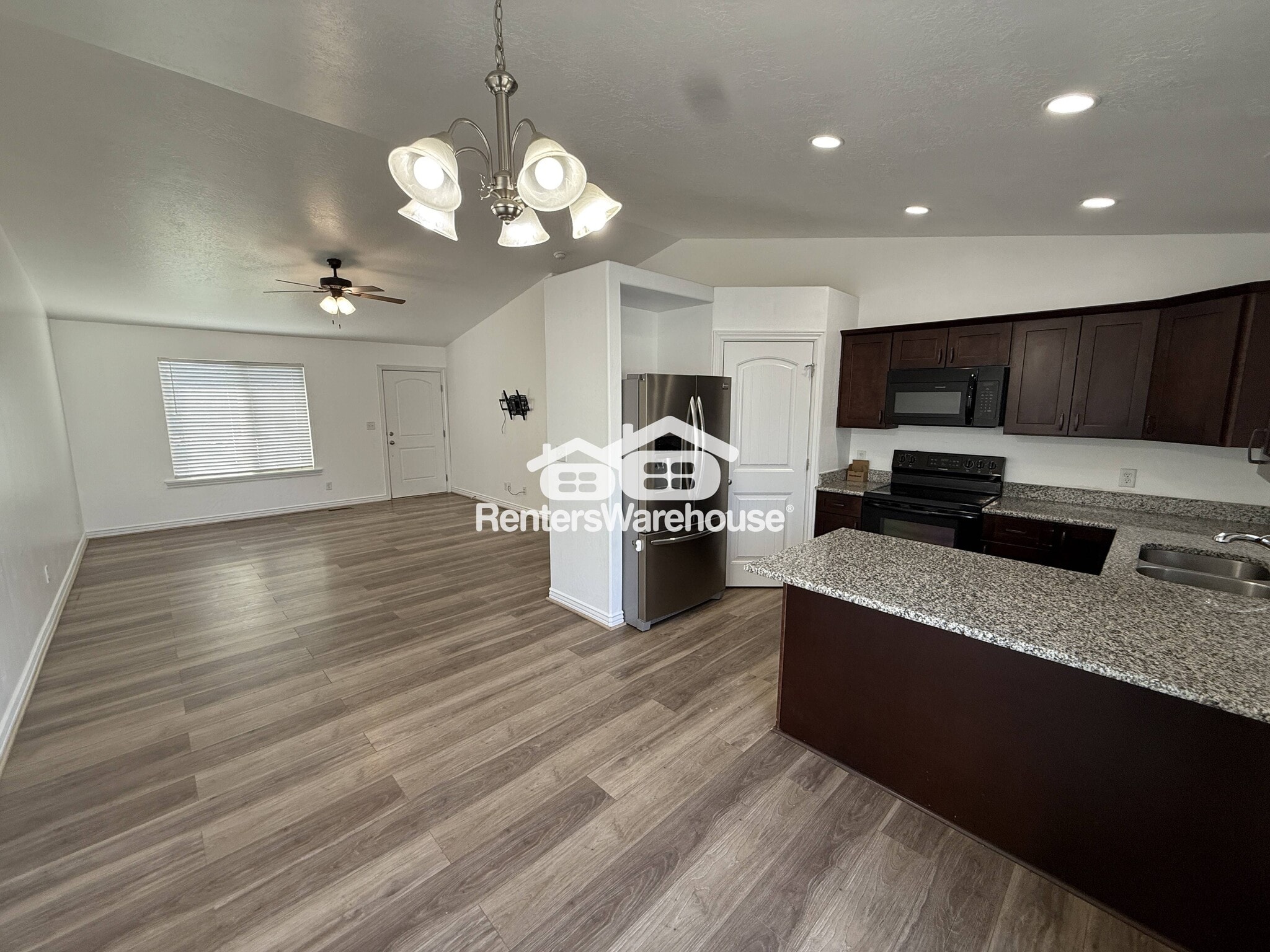 Building Photo - 1347 Skip St