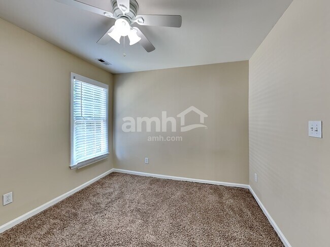 Building Photo - 8220 Duck Creek Dr