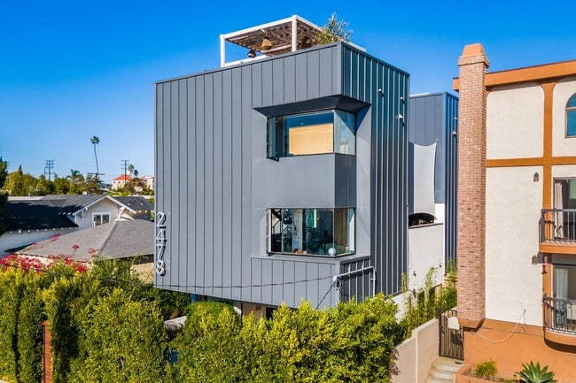 Building Photo - 2478 Penmar Ave