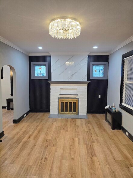 Building Photo - 33 Delawanna Ave