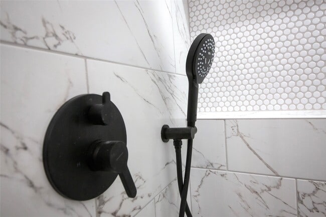 Building Photo - 1011 Twinbrooke Dr