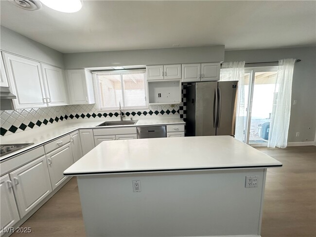 Building Photo - 2186 Gabriel Dr