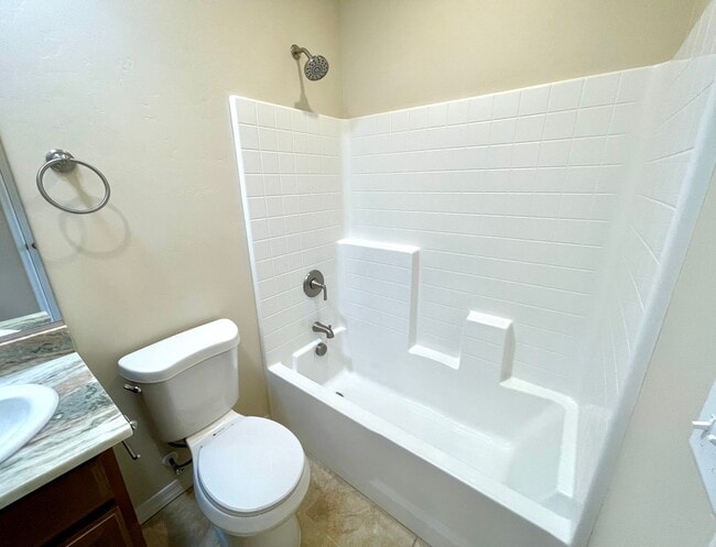 Building Photo - Newly Constructed 2 Bedroom Home!