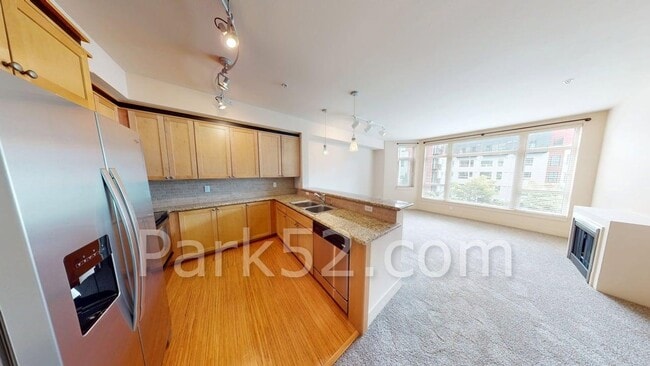 Building Photo - $250 Discount!! 1 Bedroom Condo in Downtow...