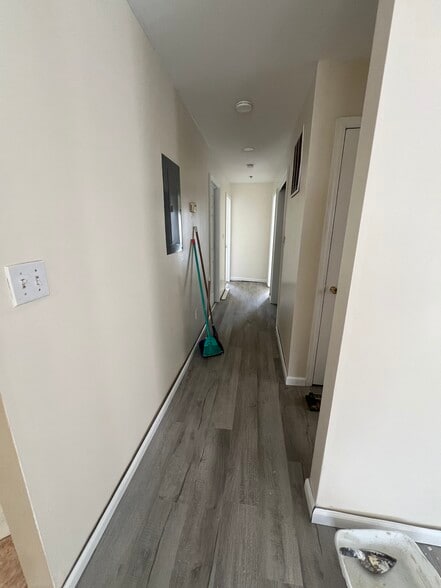Hallway - 547 Broadway