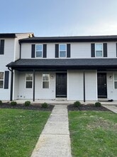 Building Photo - Fantastic Townhouse Westerville schools 2 bedroom 2.5 bathroom, basement