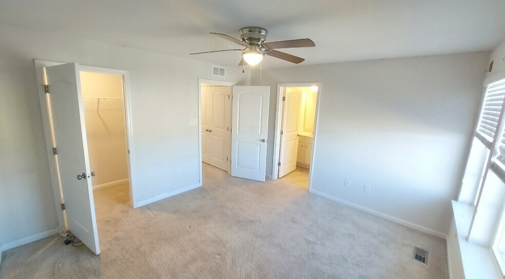Building Photo - 218 Vespucci Ln