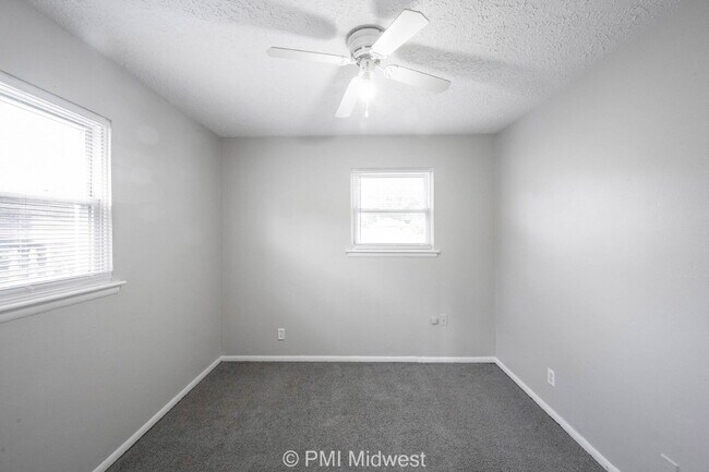 Building Photo - "Charming 4-Bedroom Retreat with Spacious Living in Indianapolis!"
