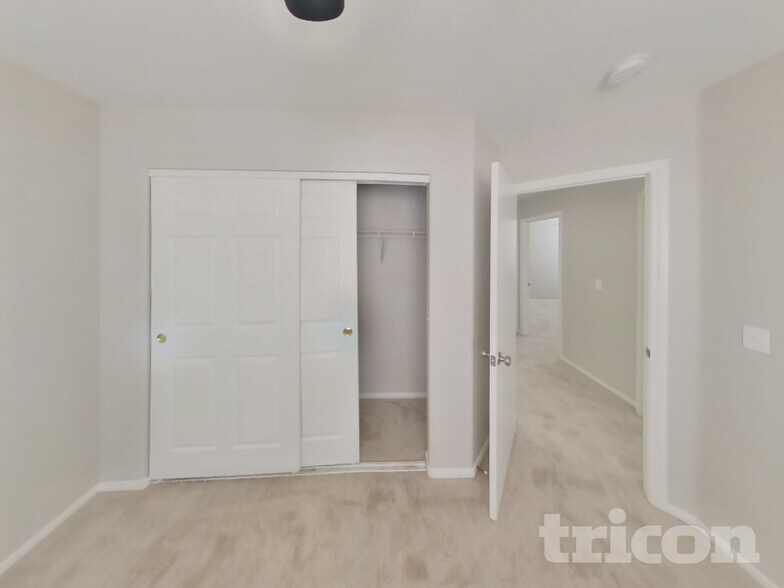 Building Photo - 2881 Deep Creek Ln