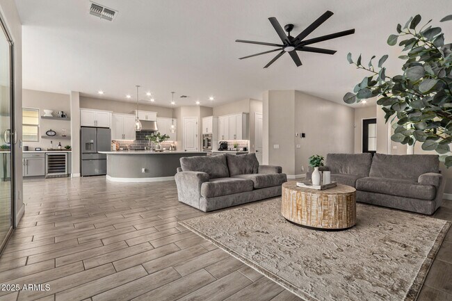 Building Photo - 11807 W Pkwy Ln