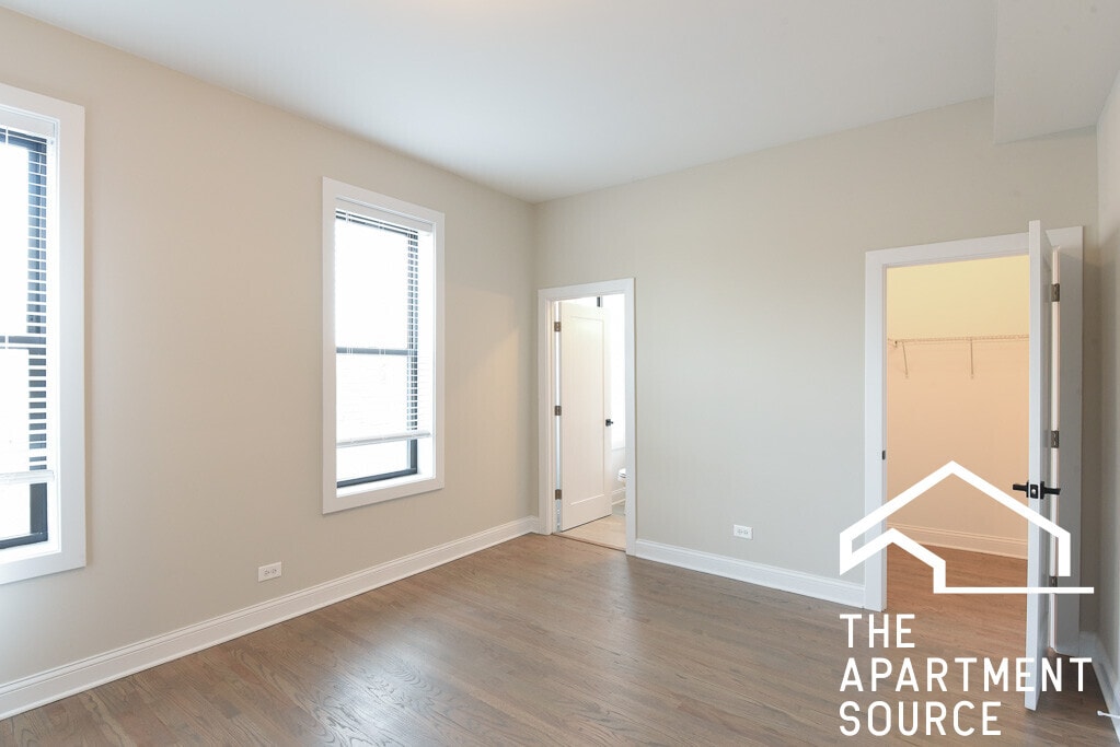 Building Photo - 3405 W Fullerton Ave