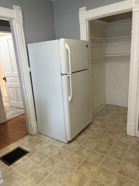 Building Photo - 1046 E Gorham St