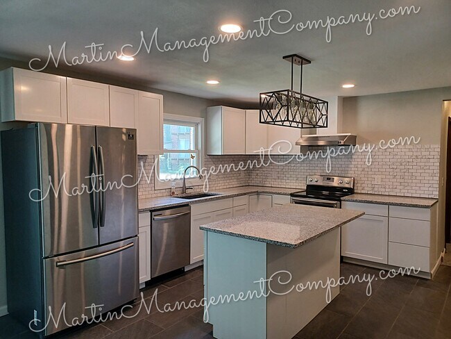 Building Photo - 810 Ruth Ann Dr