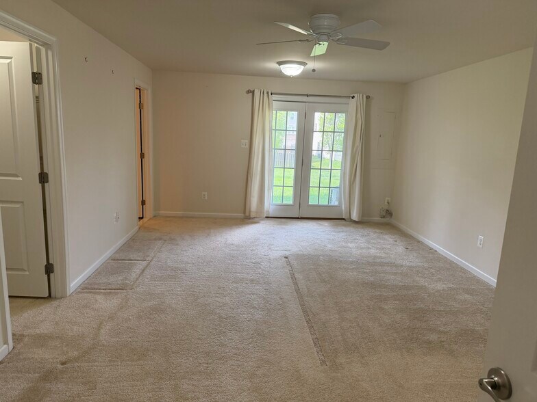 Building Photo - 22899 Chestnut Oak Ter