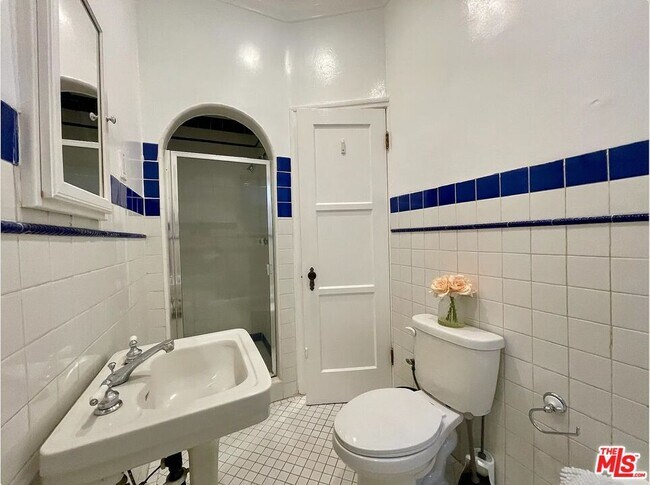 Building Photo - 854 4th St