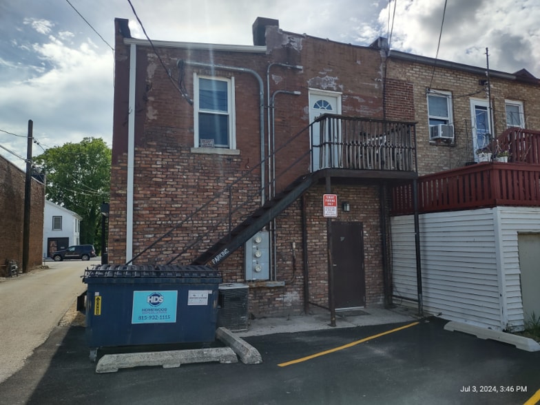 Building Photo - 213 N Water St