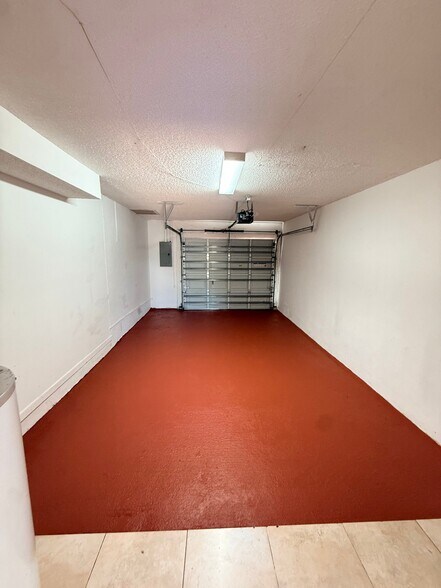 Building Photo - 9645 SW 148th Pl
