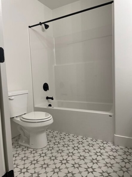Building Photo - 723 Desert Willow Dr