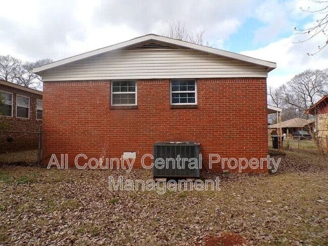 Building Photo - 1657 18th Way SW