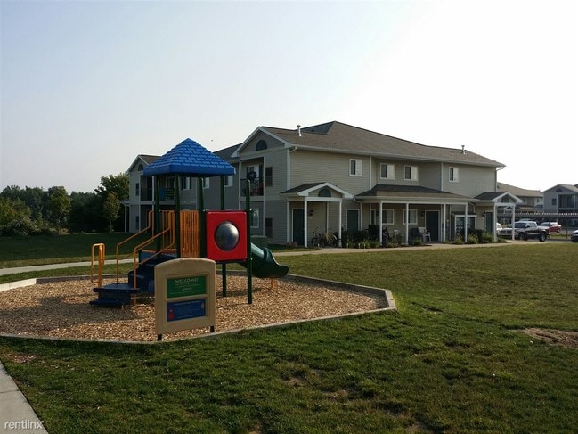 Building Photo - 15240 Red Tail Dr