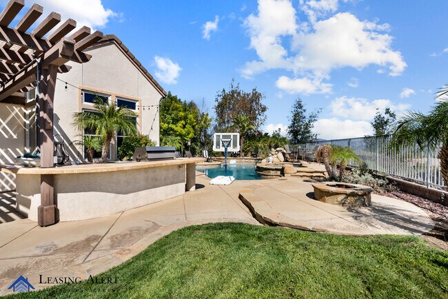 Building Photo - 26802 Pine Cliff Pl