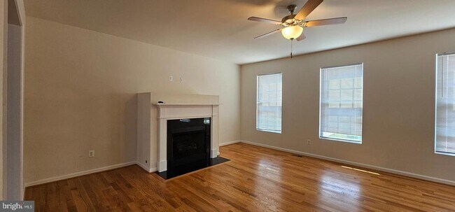 Building Photo - 114 Brockham Ct