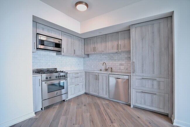 Building Photo - 401 Harrison St