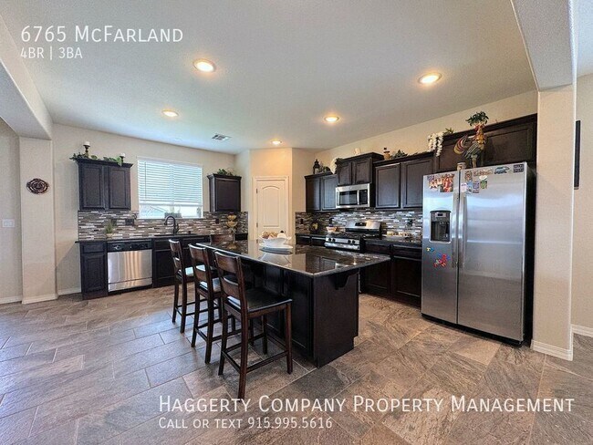 Building Photo - West El Paso 4 bed Refrig A/C with 3 car g...