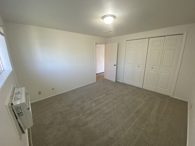 Building Photo - 560 S 1200 E