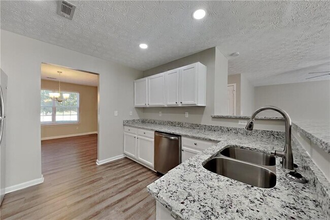 Building Photo - 603 Stonecrest Dr
