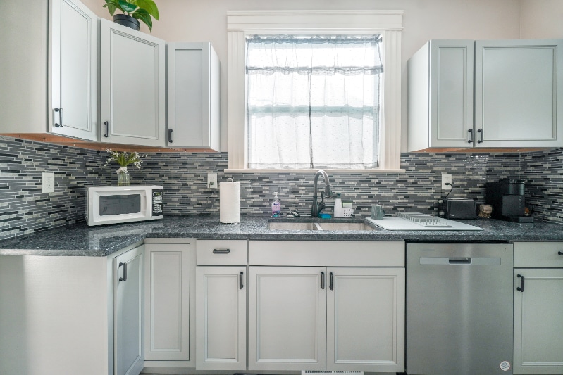 Building Photo - 146 E Fairview Ave