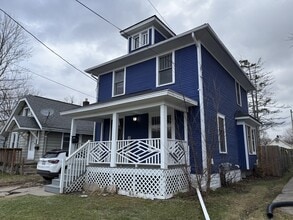 Building Photo - 1528 Vermont Ave