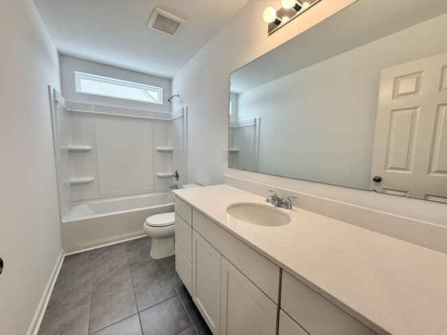 Building Photo - 6173 S Trailwoods Dr