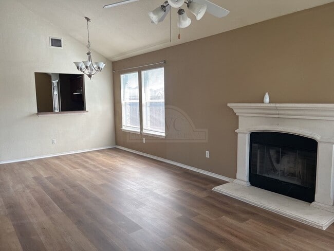 Building Photo - 4402 Golden Gate Dr