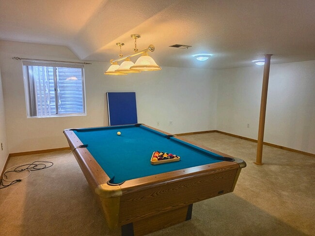 Building Photo - 5 Bedroom/ 4 Bath Two-Story in Governors Place