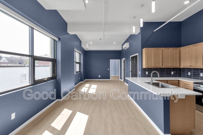Building Photo - 401 Central Ave