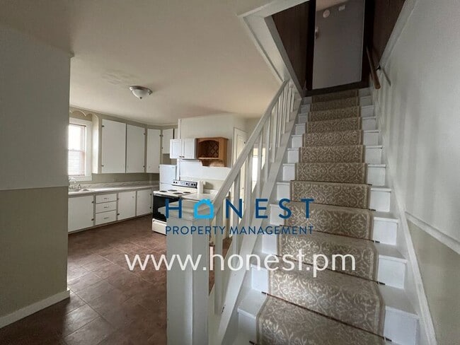 Building Photo - 8 Lasalle St