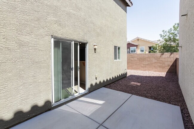 Building Photo - 3342 Villa Fiori Ave
