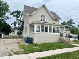 Building Photo - 700 W Lincoln Ave