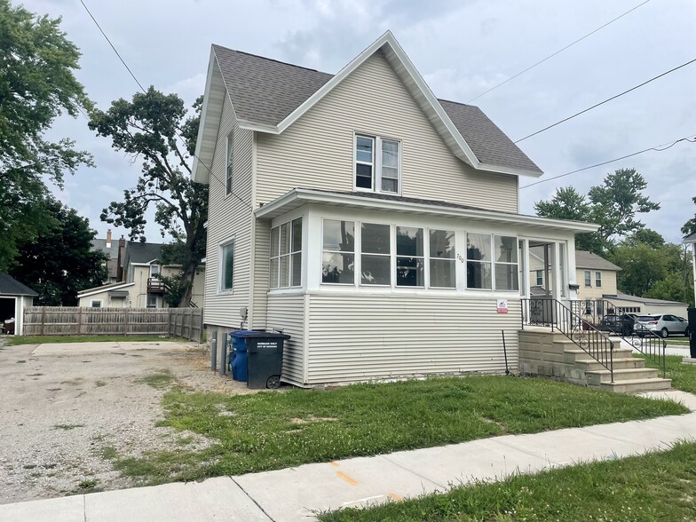 Primary Photo - 700 W Lincoln Ave