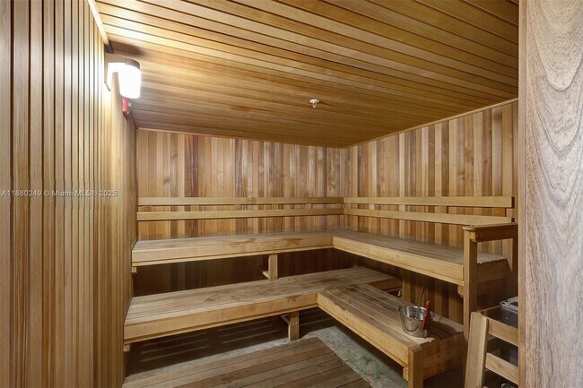 Building Photo - 6620 Indian Creek Dr