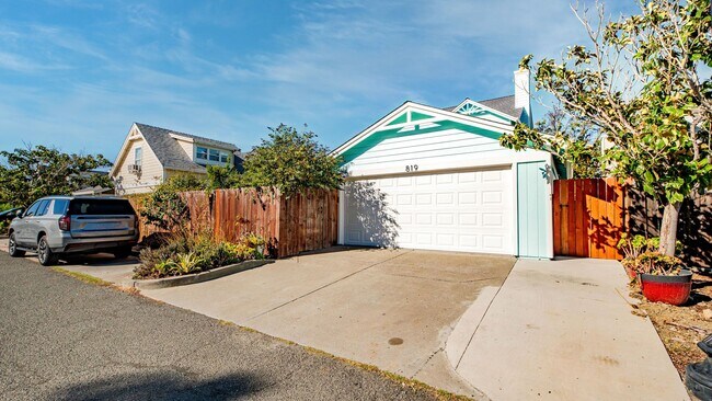 Building Photo - Charming 4-bedroom 3bath home near Suisun ...