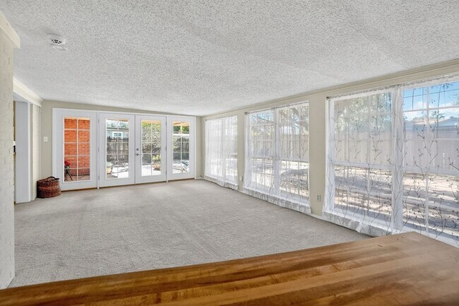 Building Photo - 3210 Cimmaron Ave