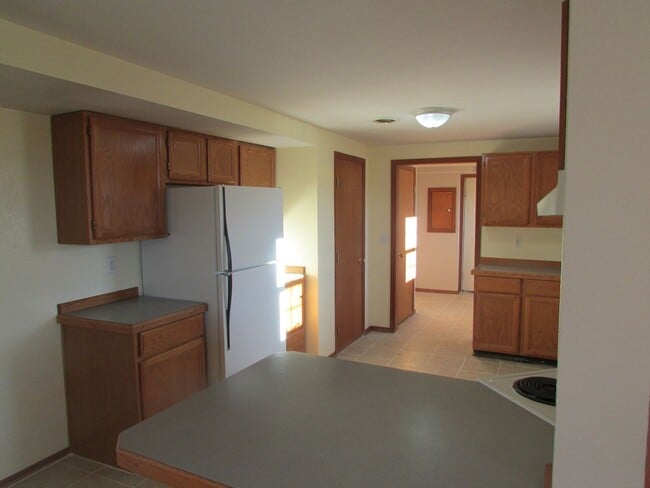 Building Photo - 510 S Circle Dr