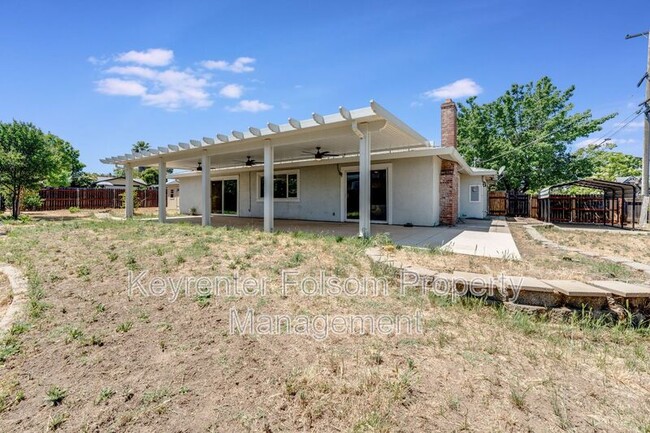 Building Photo - 5800 Deary Way