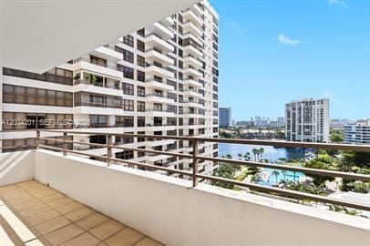 Building Photo - 2500 Parkview Dr
